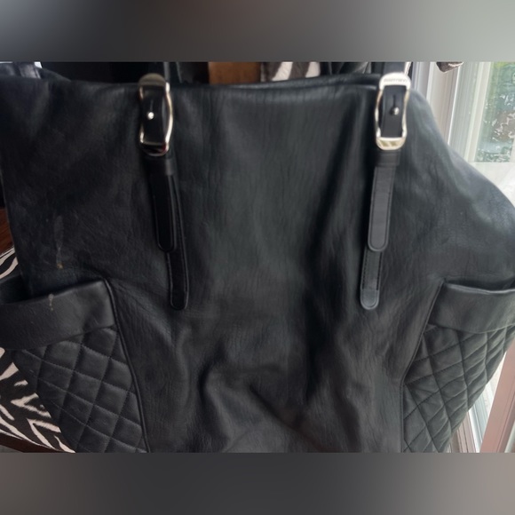 Jimmy Choo Black Leather shoulder Bag.
100% AUTHENTIC - Picture 5 of 10